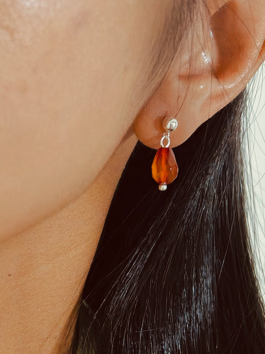 Vachana - Agate Faceted Pomegranate Seed Sterling Silver Ball Studs Earrings