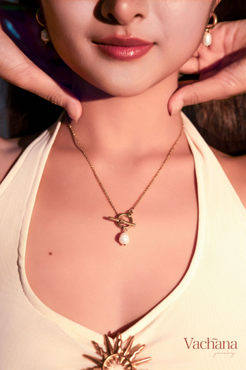 Natural Freshwater Pearl T Bar Clasp Necklace